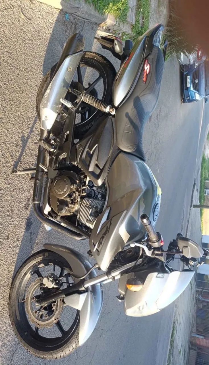 APACHE RTR 150  - Foto 2