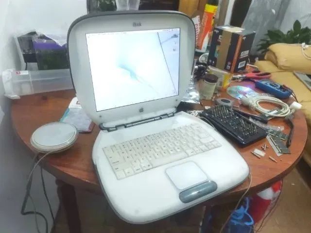 iBook G3 Clamshell 466mhz Grafite, todo revisado, c/ carregador