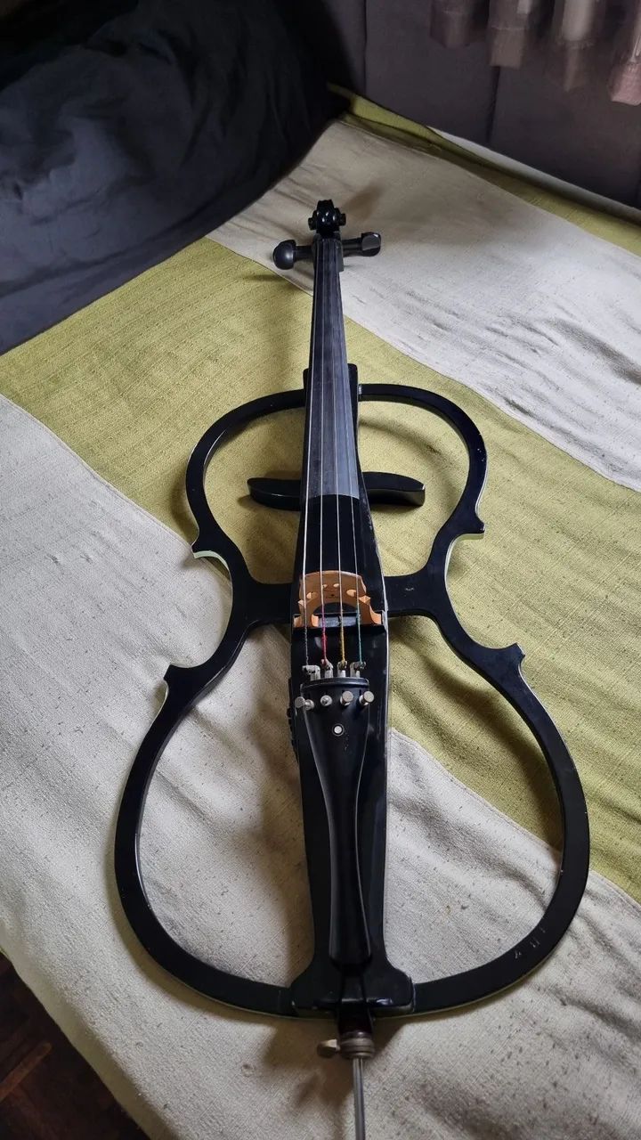 Violoncelo elétrico 