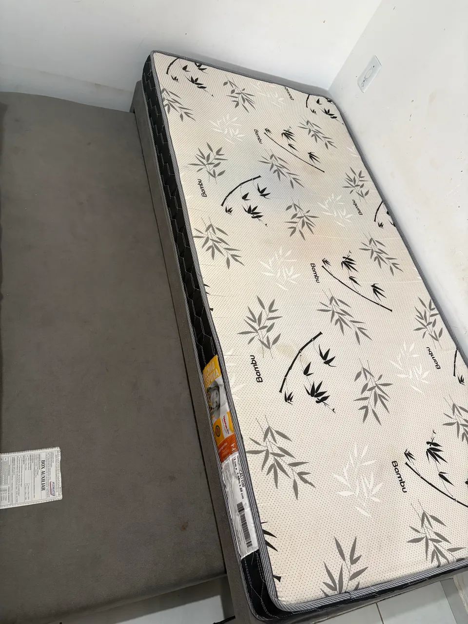Cama com box auxiliar e colchão 