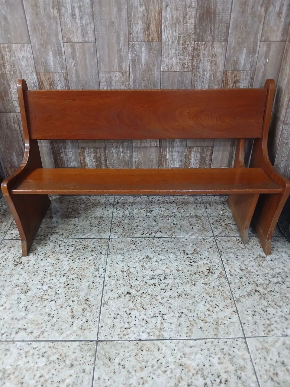 Vendo Banco em Madeira Maciça