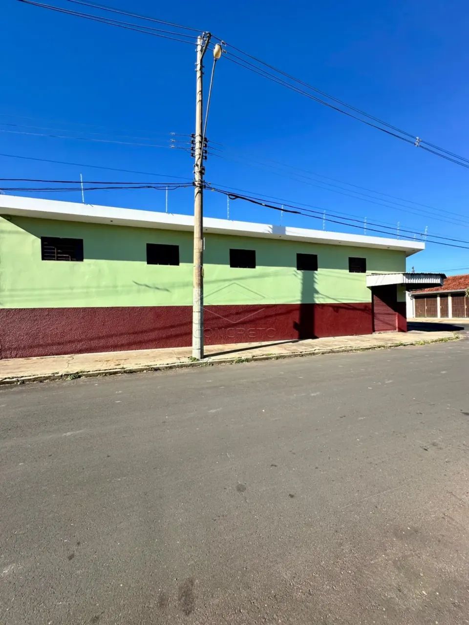 EXCELENTE IMÓVEL COMERCIAL DE ESQUINA COM ESTRUTURA COMPLETA PARA MERCADO - Foto 2