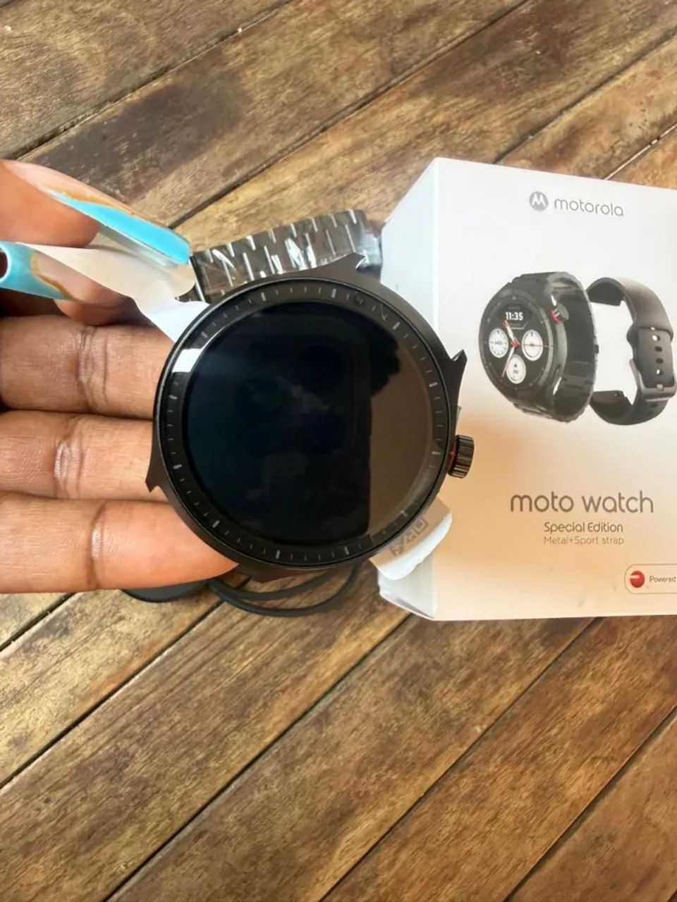 Smartwatch Motorola na caixa - Foto 2