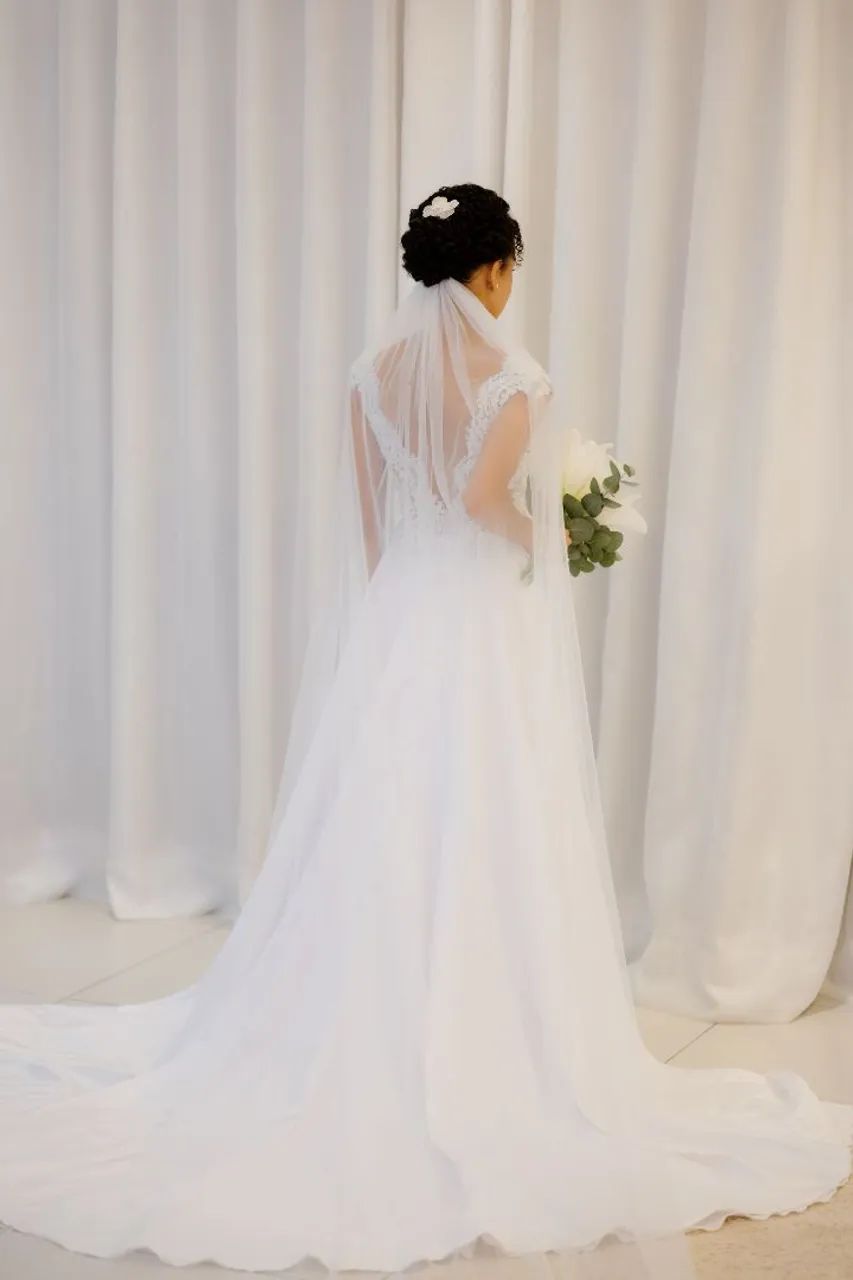 Vestido de noiva e véu  - Foto 3