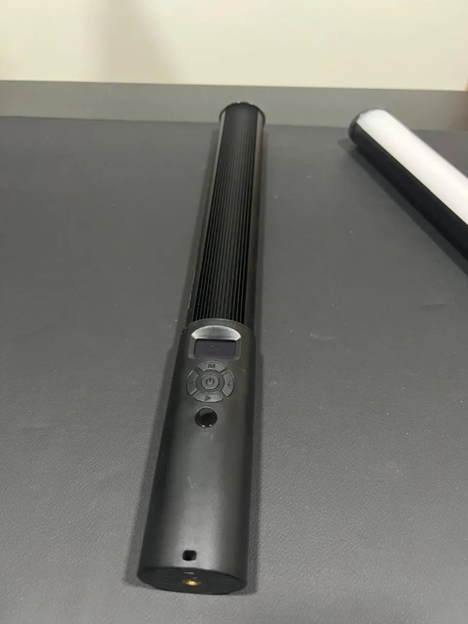 Bastão de Luz fotográfica profissional - Luxceo P400 LED RGB Para Fotografia 400mm - Foto 4