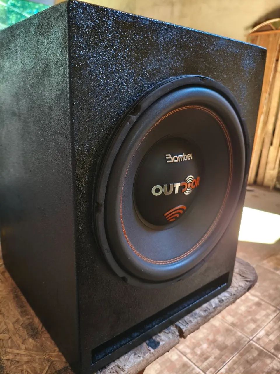 Caixa subwoofer Bomber Outdoor 12 polegadas 300 Rms Nova - Foto 2
