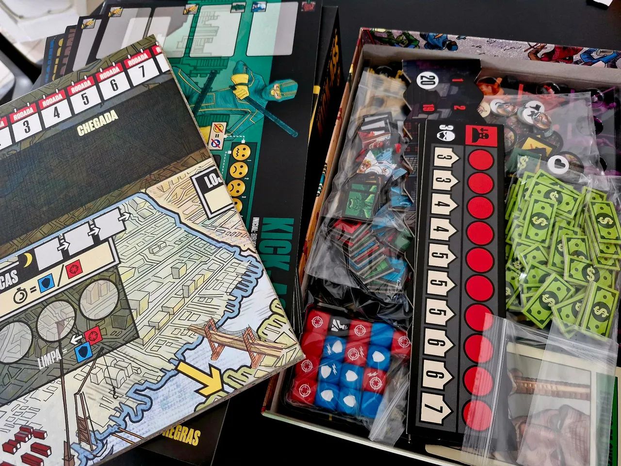 Kick-ass - Board game - Galápagos - Br/pt - Foto 2