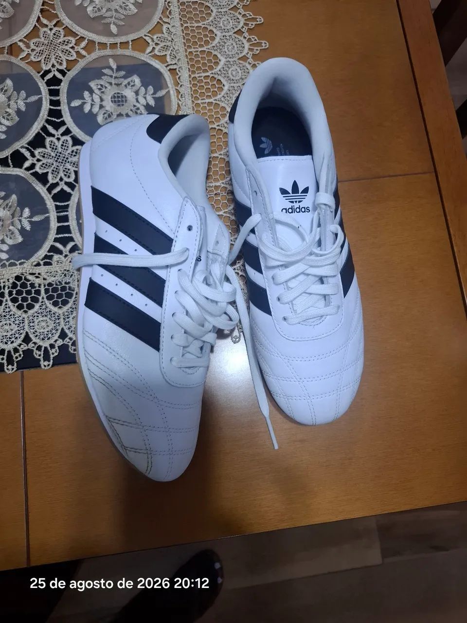 Tênis adidas branco