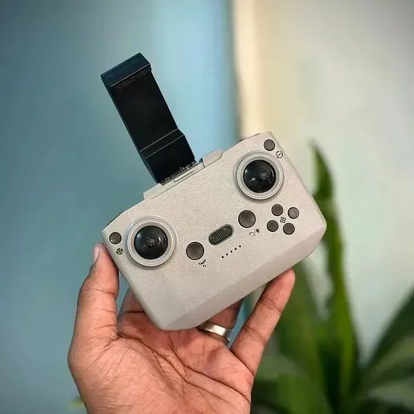 Drone D1 Pro Câmera HD Sensor e Led (NOVO) - Foto 3