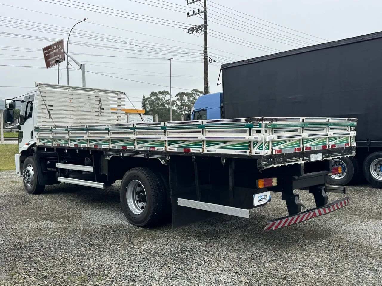 Ford Cargo 1719 Completo Carroceria 6,80 mts - Foto 9