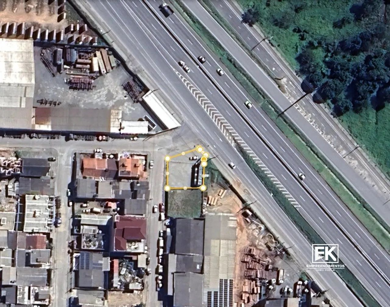 Galpão de 200m² na BR-470 em Navegantes | Terreno 720m²