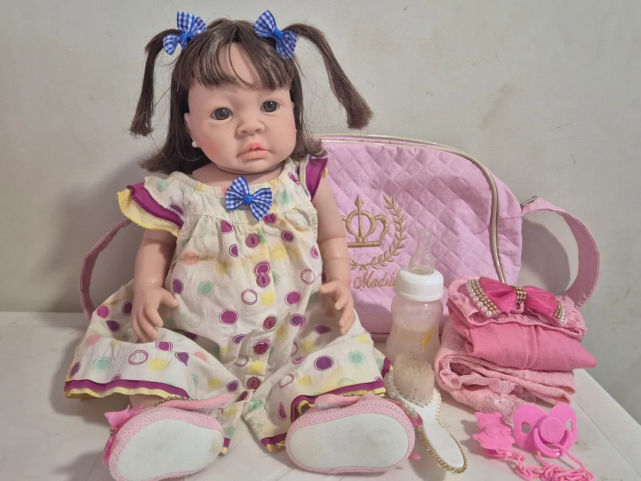 Boneca Reborn e acessórios 