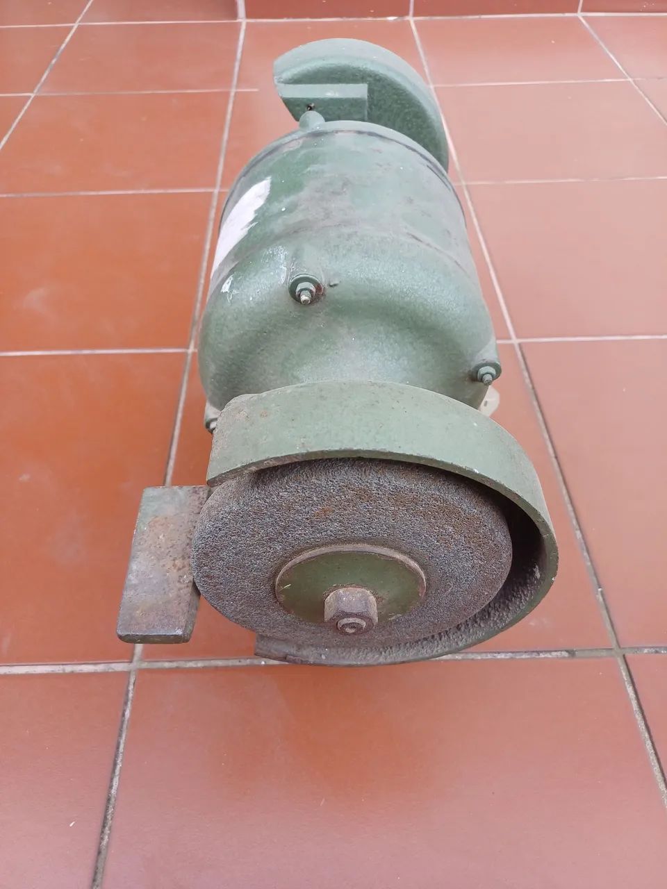 Moto Esmeril Antigo Industrial de Bancada Ferro Fundido - Funcionando - Foto 4