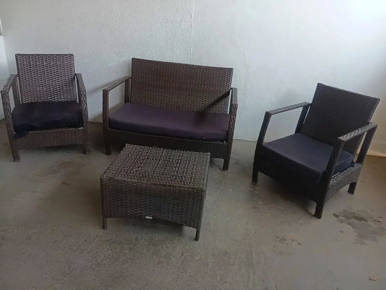 Conjunto de mesa com 2 cadeira e 1 namoradeira e 1 cadeira avulsa  - Foto 2