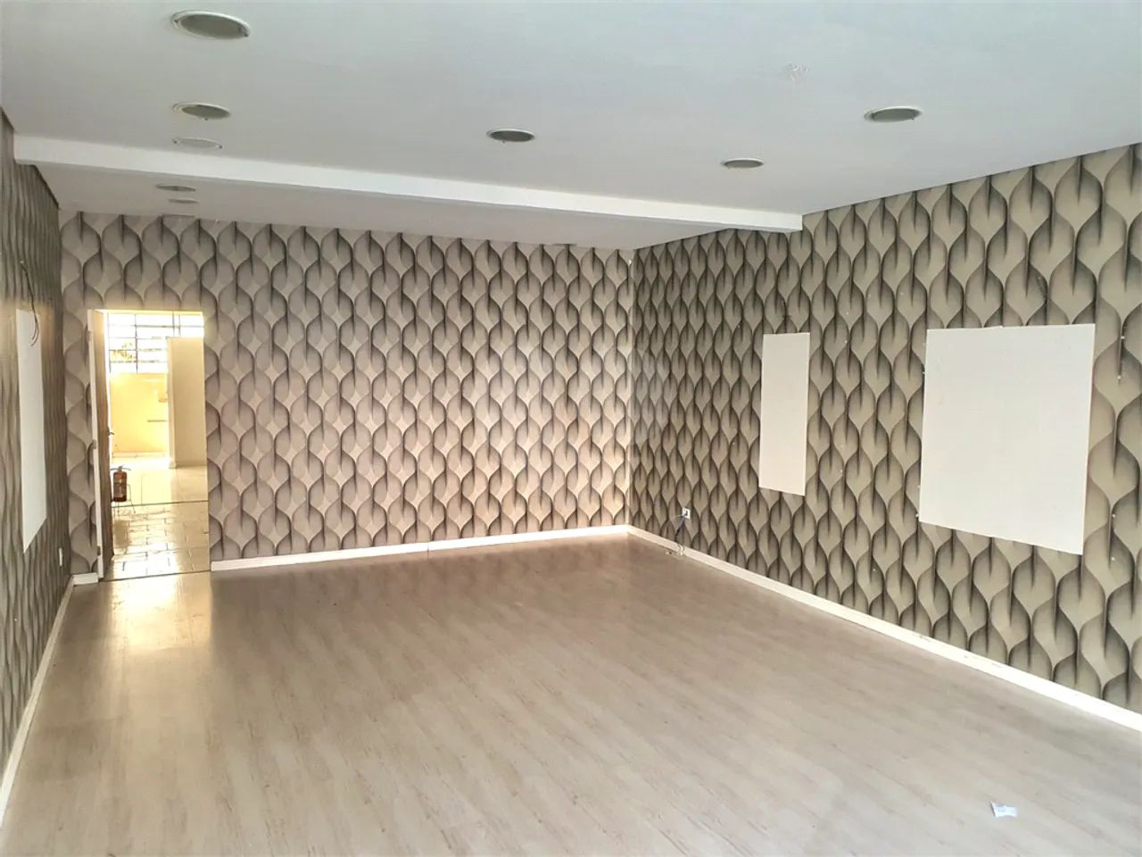 Salão comercial no térreo para locação no Centro de Vinhedo - SP. - Foto 2