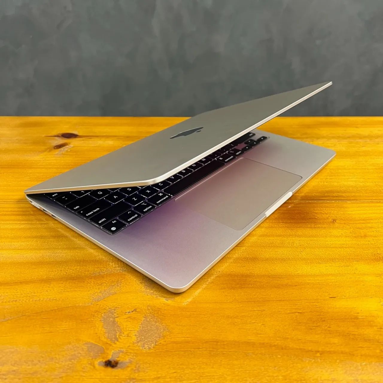 MACBOOK AIR M2 ESTELAR 13,6 POL. 8GB RAM 256GB SSD - Foto 2