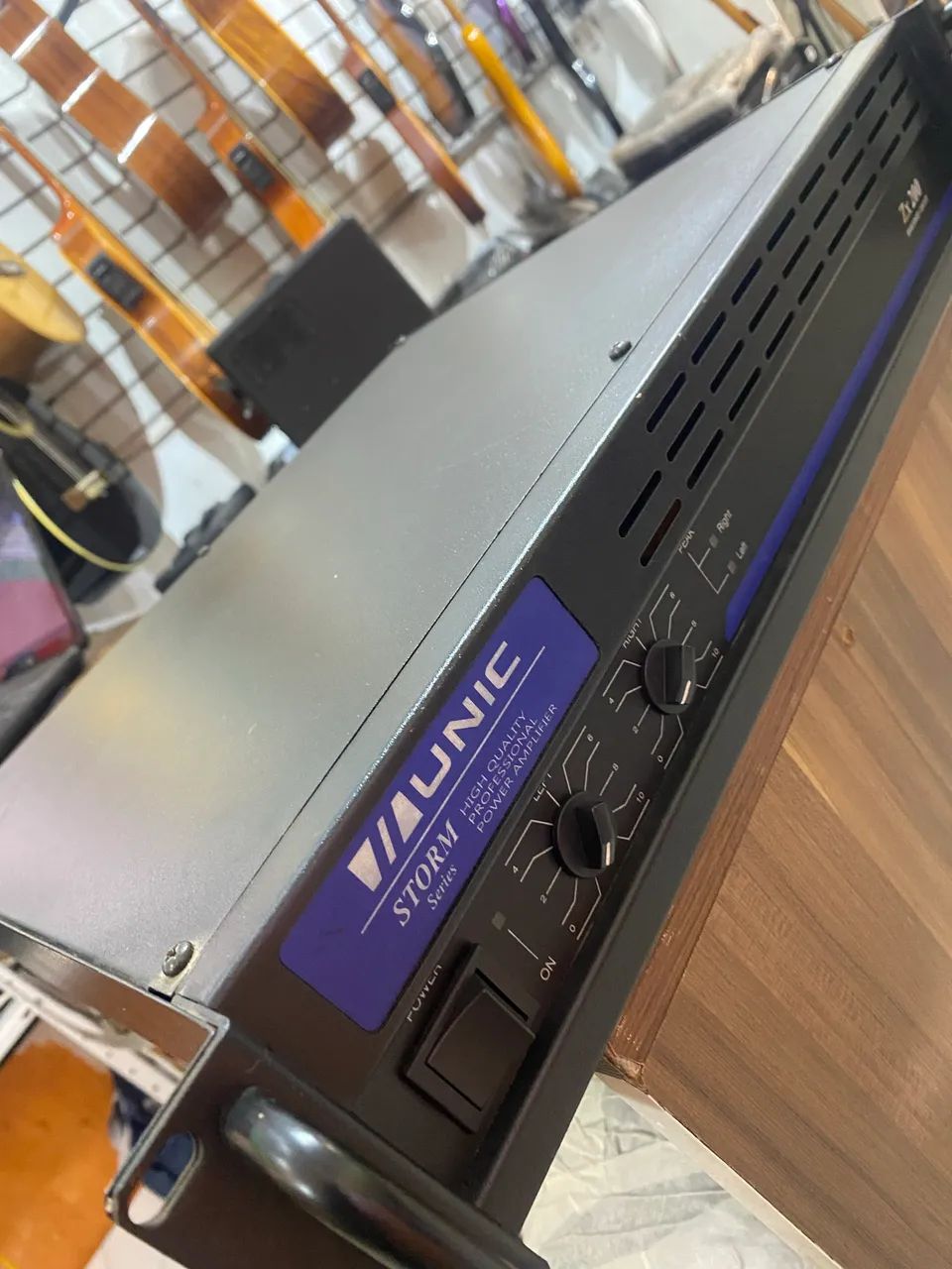Potência Unic ZX 200 - Equipamentos e Acessórios de Som - Vila