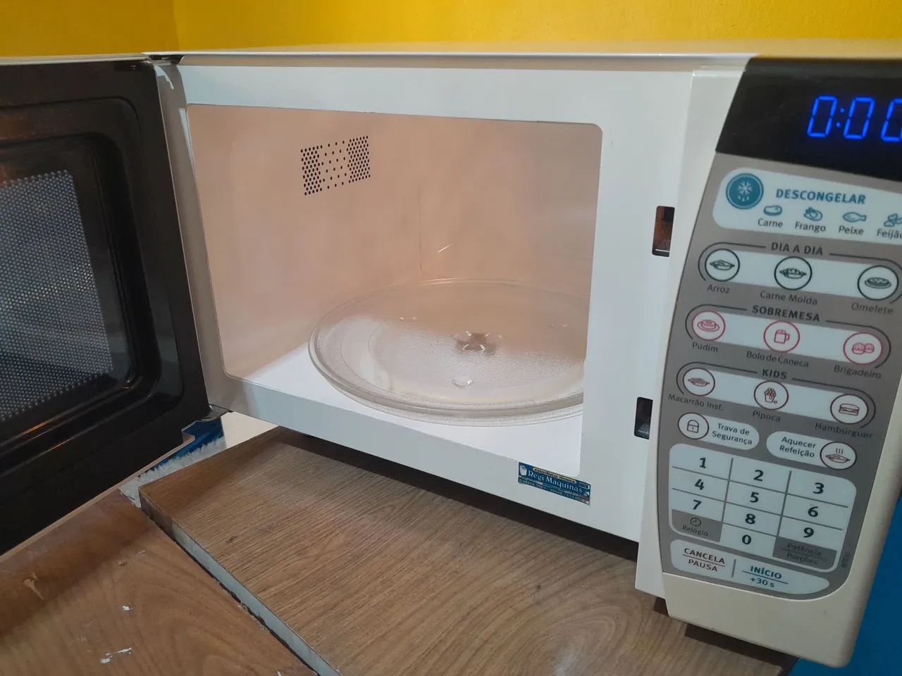 Microondas eletrolux 25LTS COM GARANTIA  - Foto 2
