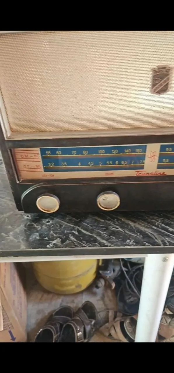 Rádio antigo de mesa - Foto 2