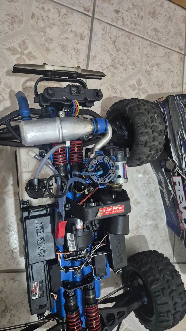 traxxas revo 3.3 nitro  - Foto 4