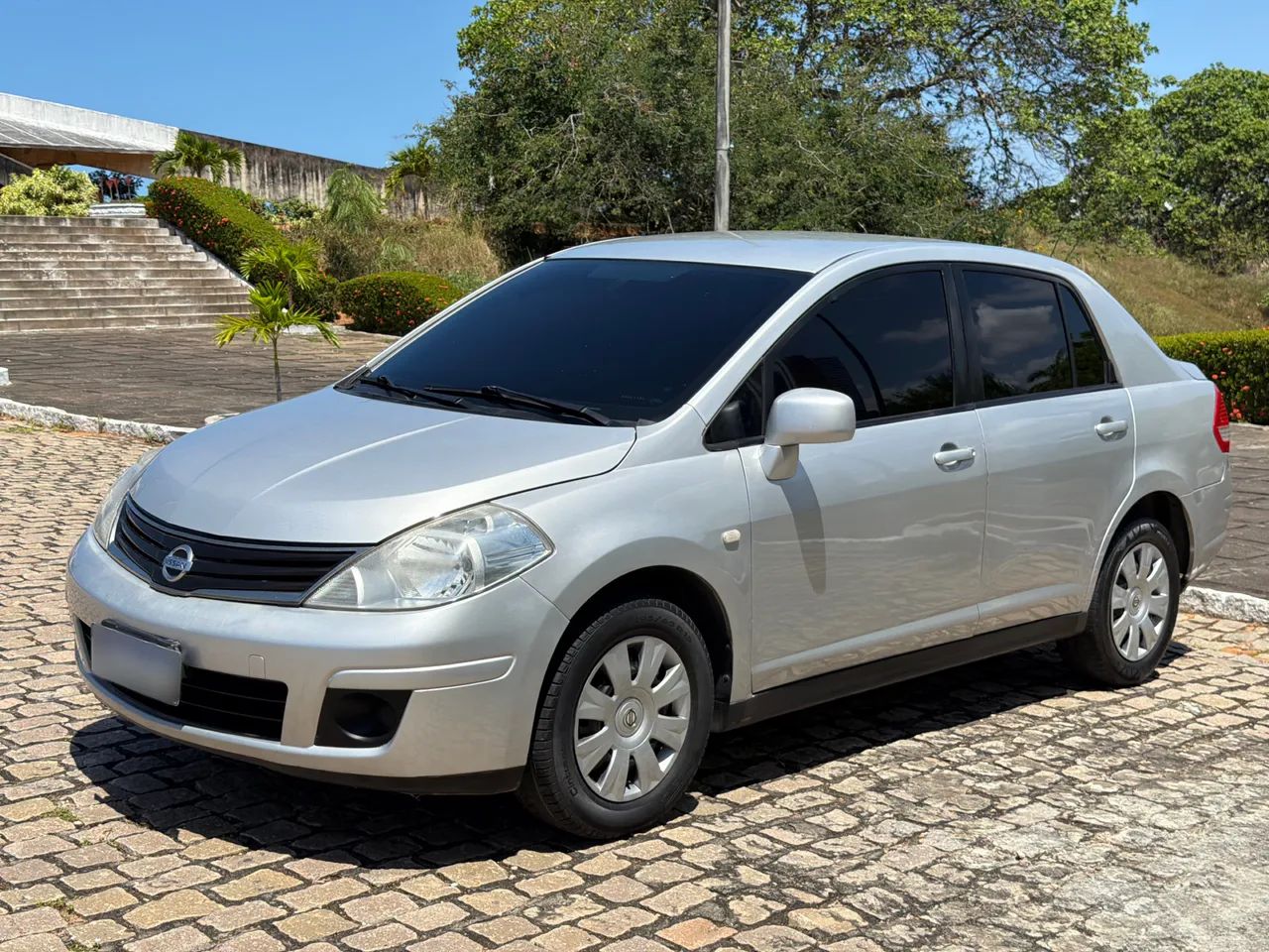 Nissan Tiida TIIDA Sedan 1.8 16V Flex Fuel 4p 2012