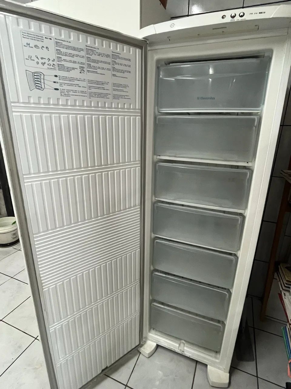 Freezer vertical Electrolux - Foto 2