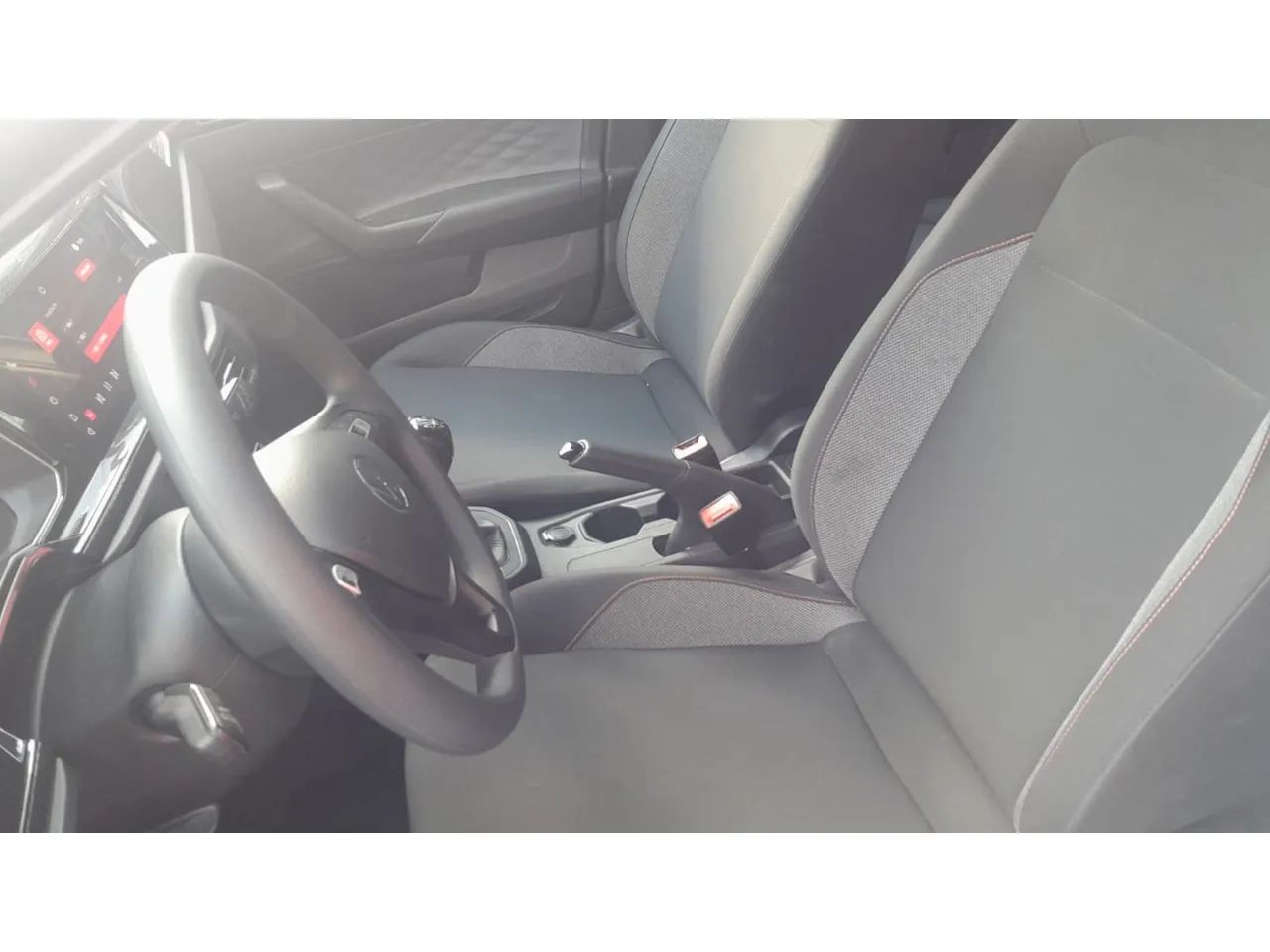 Volkswagen Polo Track 1.0 Flex 12V 5p, foto 9 de 16