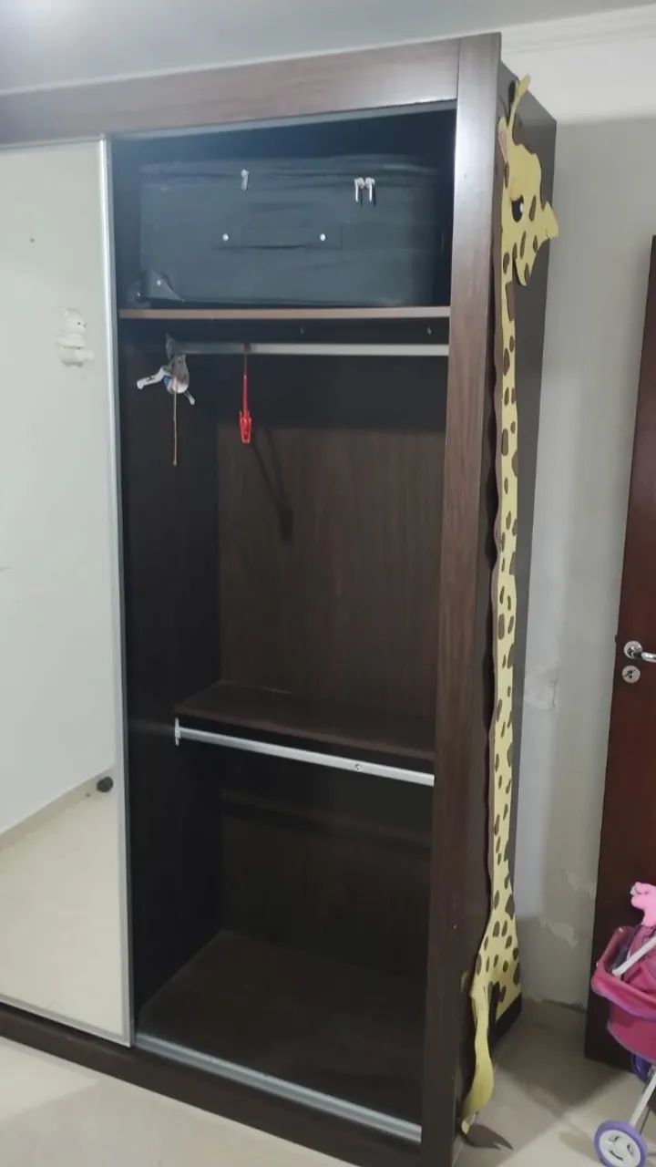 GUARDA ROUPA COM ESPELHO NA PORTA - Foto 3