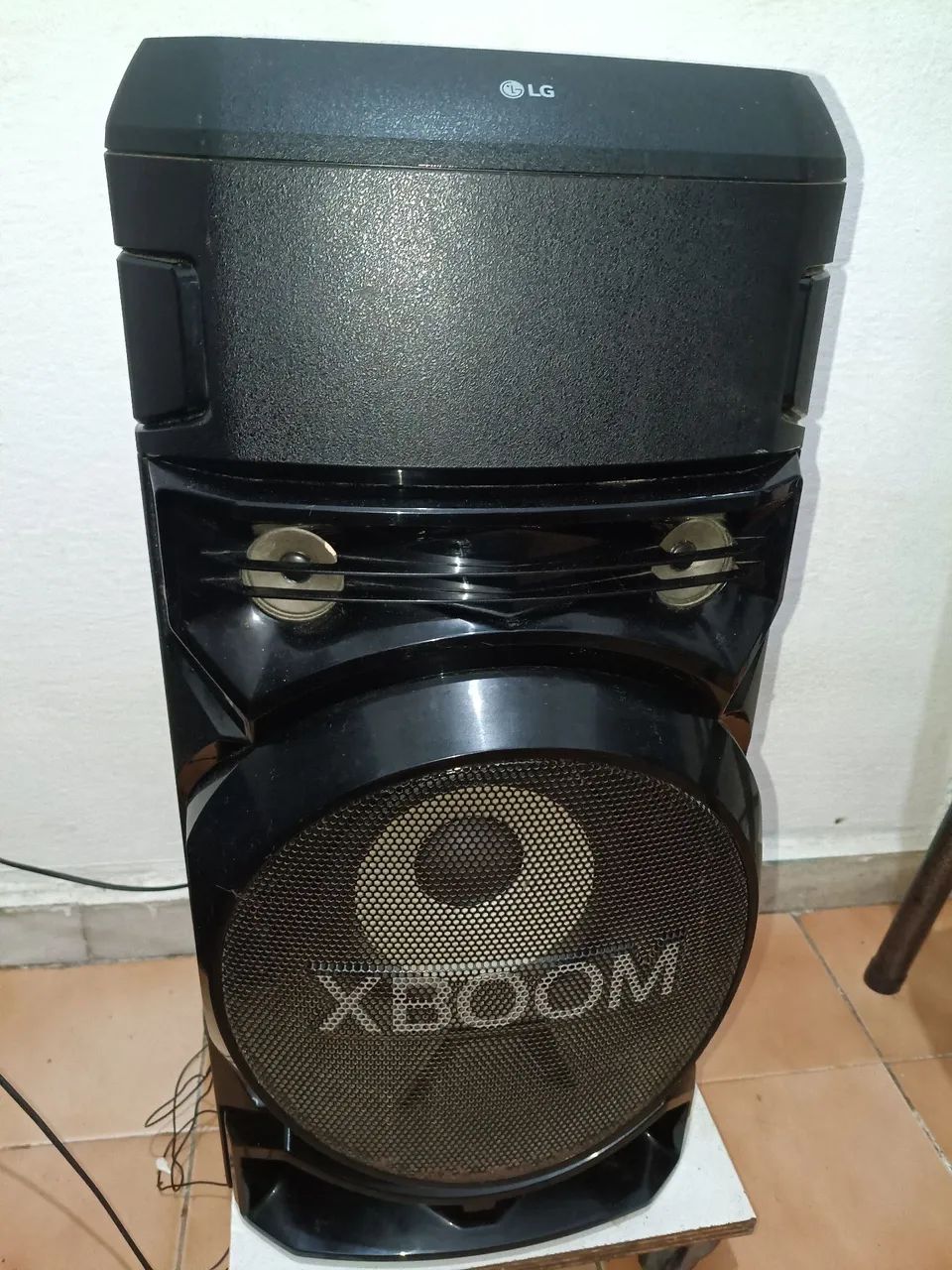 Caixa de som lg xboom ótimo estado 