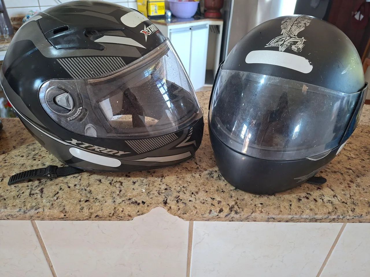 2 capacetes por 120