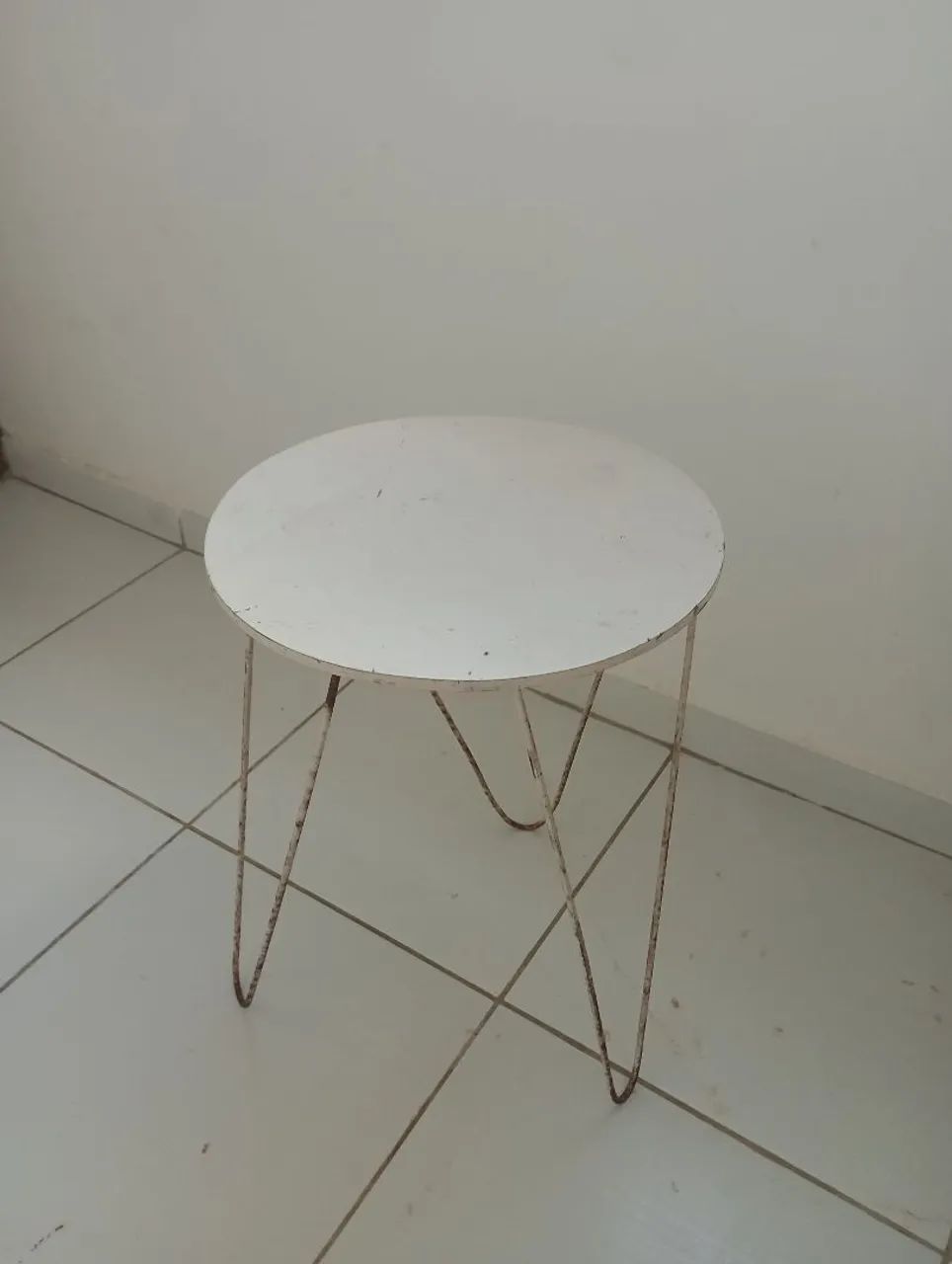 Mesa pequena rosa clara