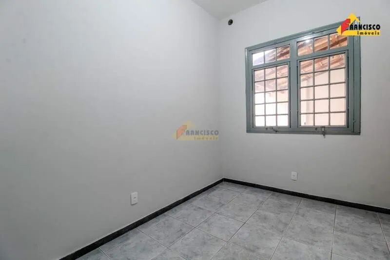 Casa para aluguel, 4 quartos, 1 suíte, 2 vagas, Centro - Divinópolis/MG - Foto 2