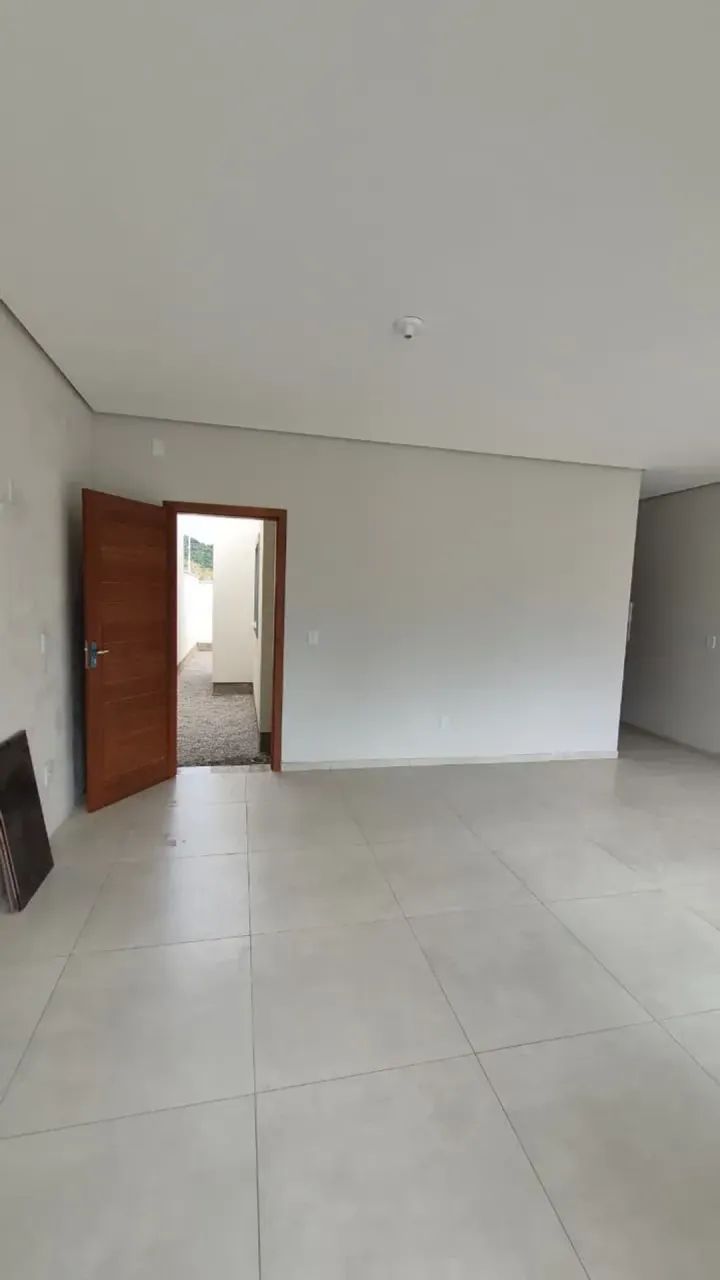 Casa nova com suíte, quintal privativo e 2 vagas em Tubarão - Foto 4