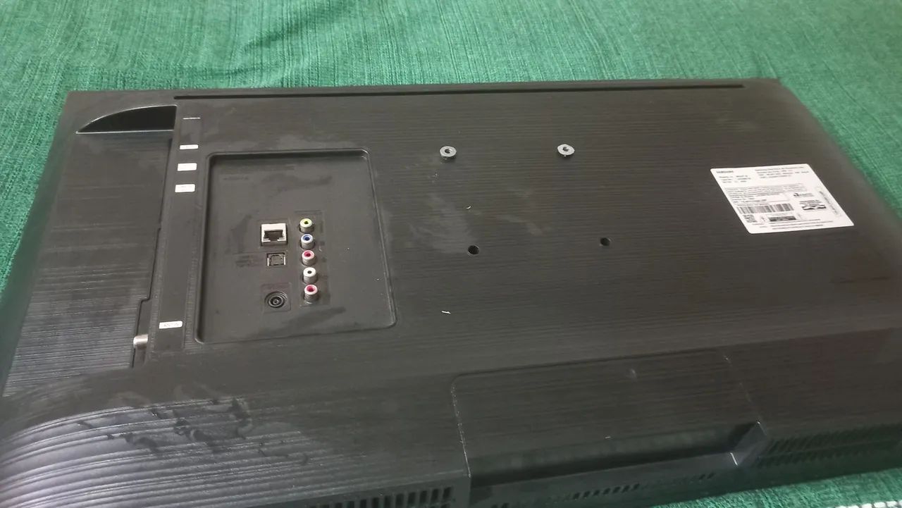 TV nova com a tela queimada