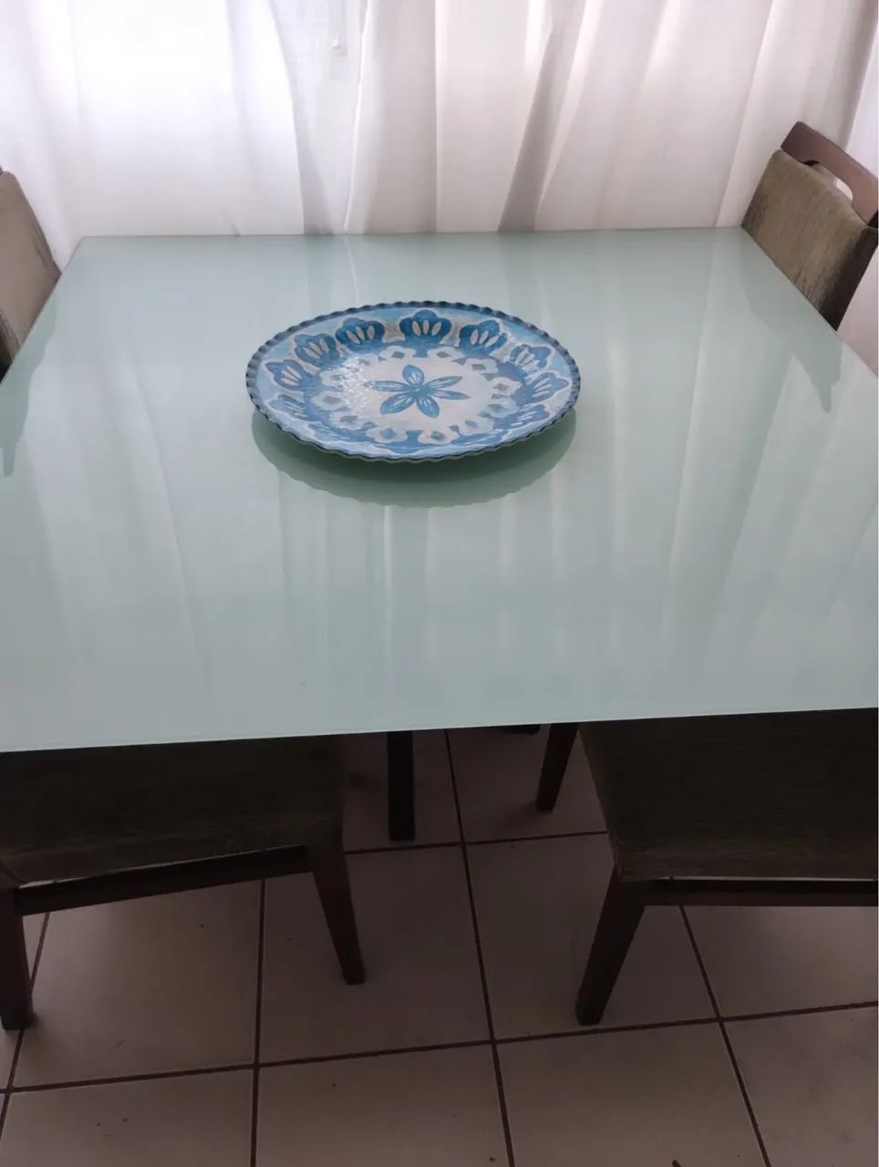Mesa com as cadeiras
