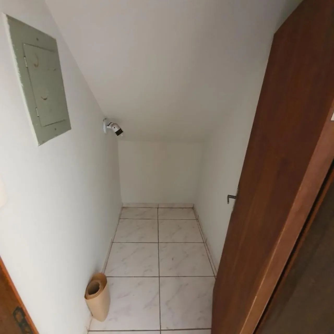 Sobrado com 4 quartos para alugar por R$ 3400.00, 188.00 m2 - ZONA 08 - MARINGA/PR - Foto 4