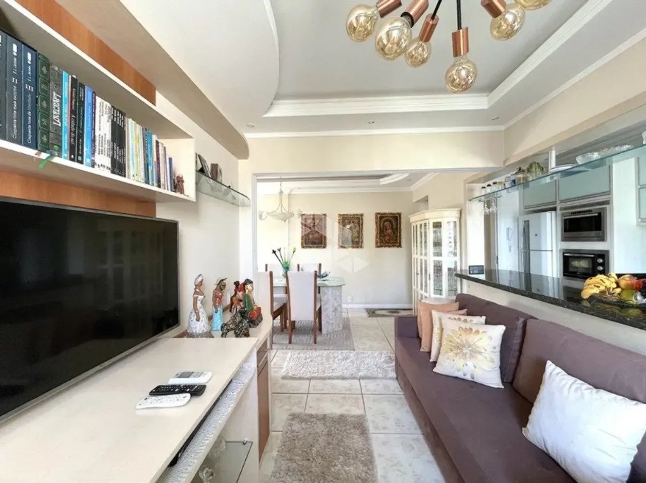 APARTAMENTO SEMIMOBILIADO, COM 2 QUARTOS E VISTA PANORÂMICA NO CENTRO DE FLORIANÓPOLIS - Foto 3