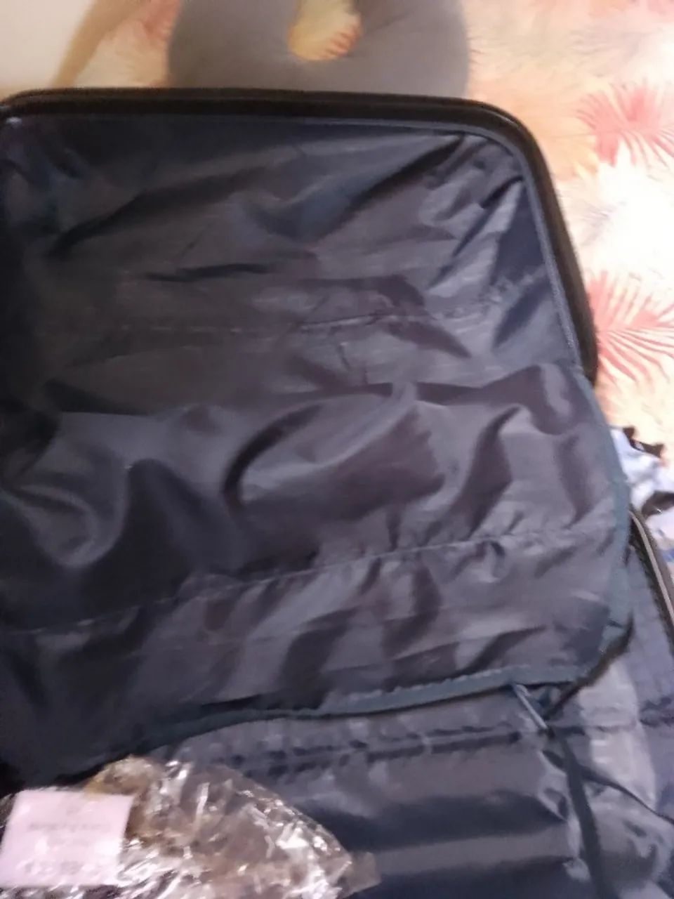 Mala ideal para viagems ,ou guardar itens - Foto 4