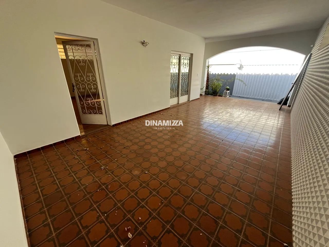 Casa Ampla com 3 Quartos - Foto 2