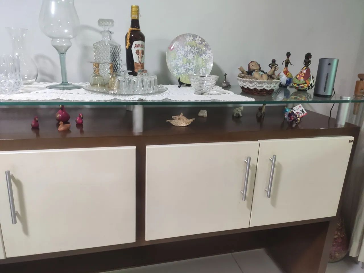 Buffet em madeira e vidro - Foto 2