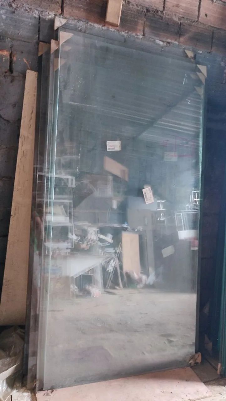 18 vidros FIXO grande de 8mm temperado R$250 CADA Leia medidas na foto e NAO ENTREGO 