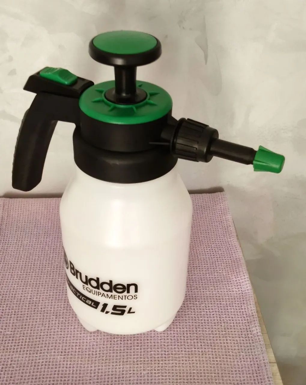 Pulverizador manual compressão prévia 1,5 L - Practical - Brudden novo  - Foto 3