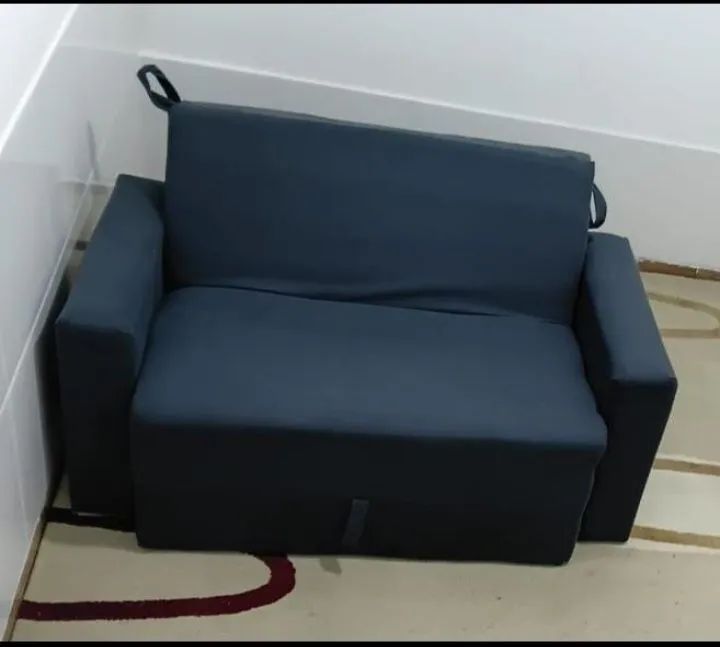 Oi Gente! Estou vendo alguns móveis semi-novos todos bem cuidados e de casa.