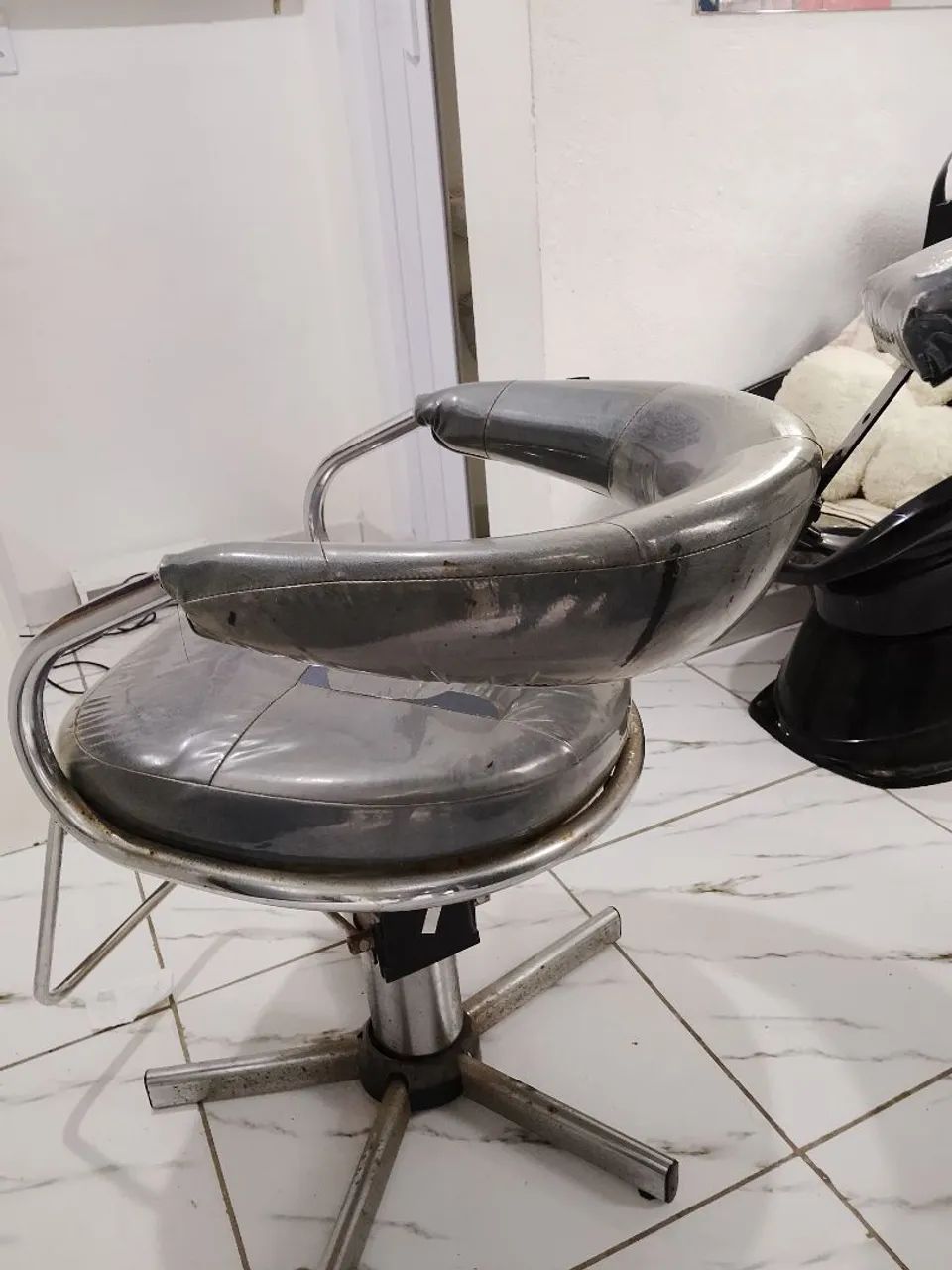 Vende-se cadeira de salão  - Foto 3