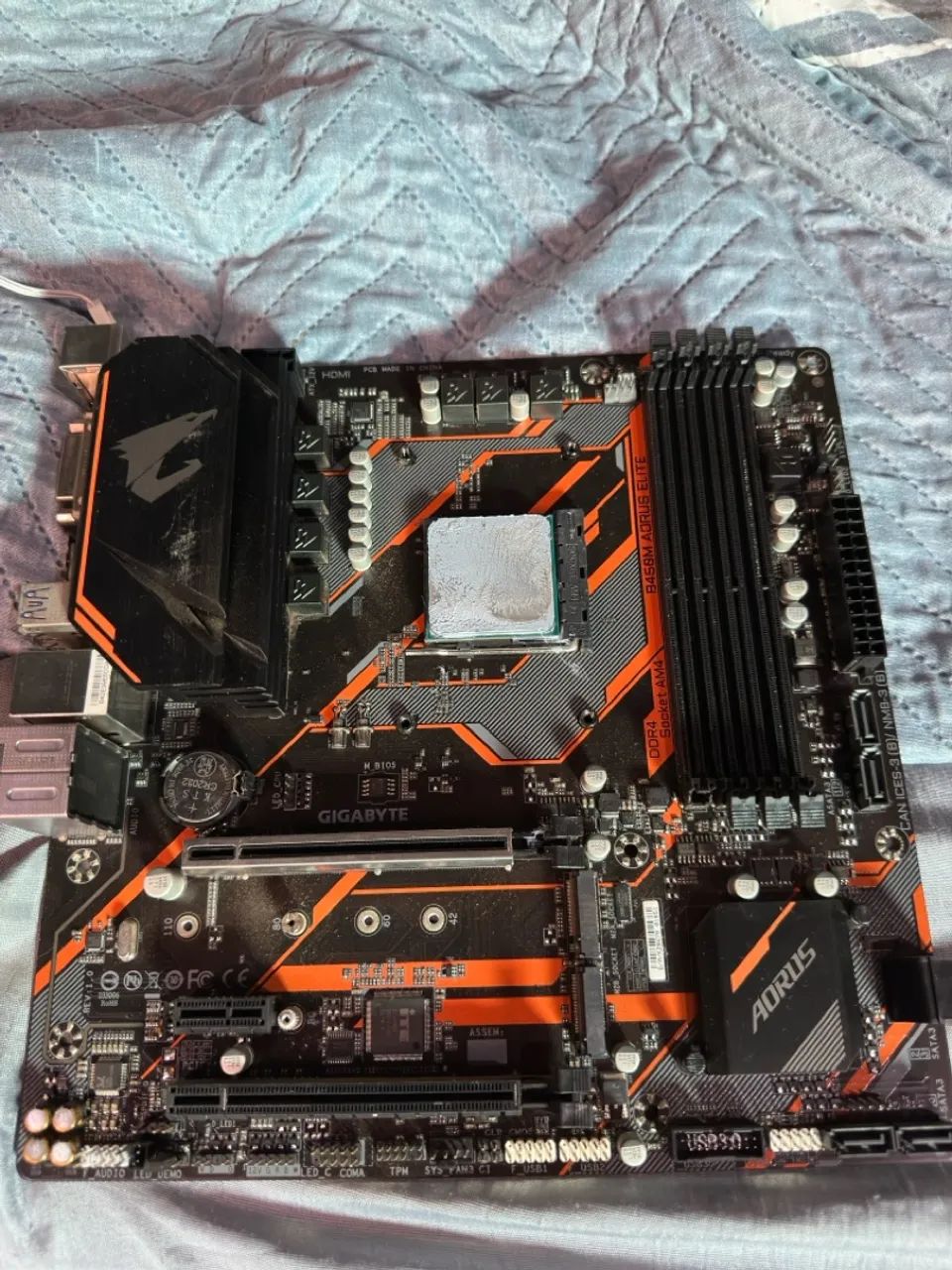  B450M AORUS ELITE (barata)