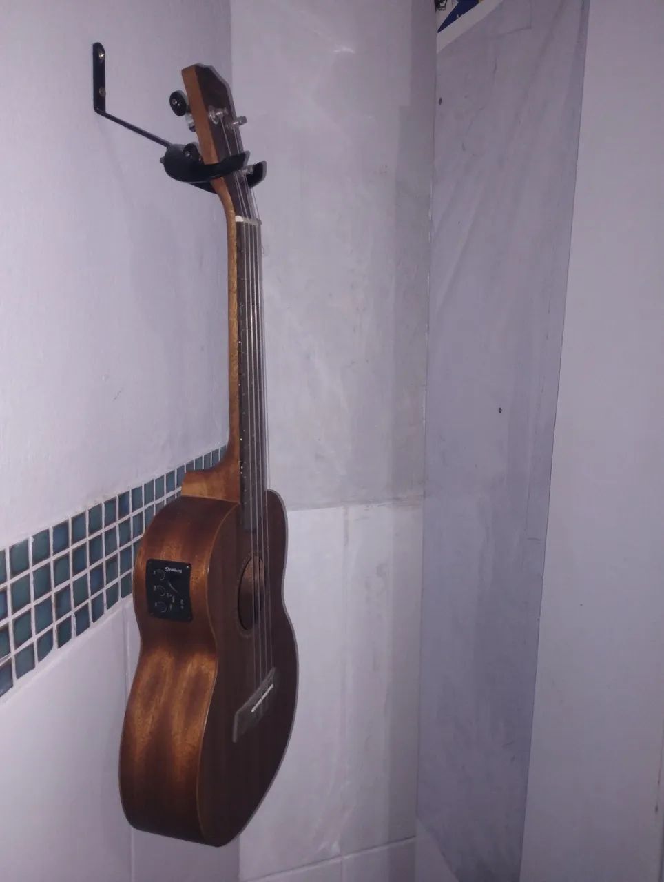 Ukulele Tenor elétrico - Foto 3
