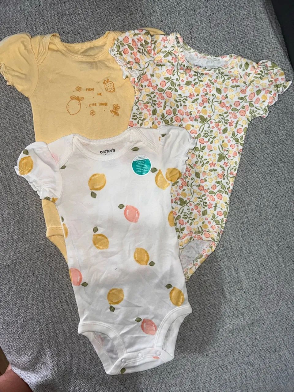 Kit 3 bodys Carters original, novo - Foto 2