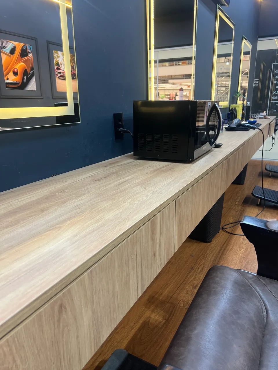 Bancada de barbearia em MDF
