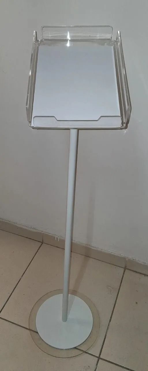 Pulpito de acrílico