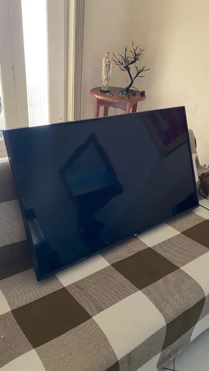 Smart Tv LG 50 polegadas 4k full hd, funcionando perfeitamente, apenas com 2 listrinhas - Foto 3